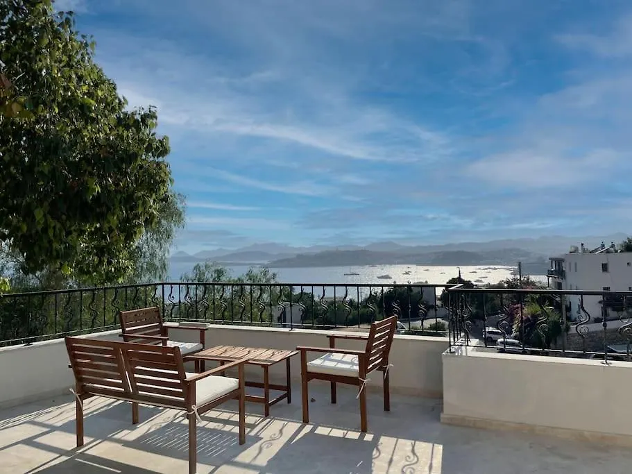 Private Villa 5-Bedroom With Pool And Sea View In Central Bodrum