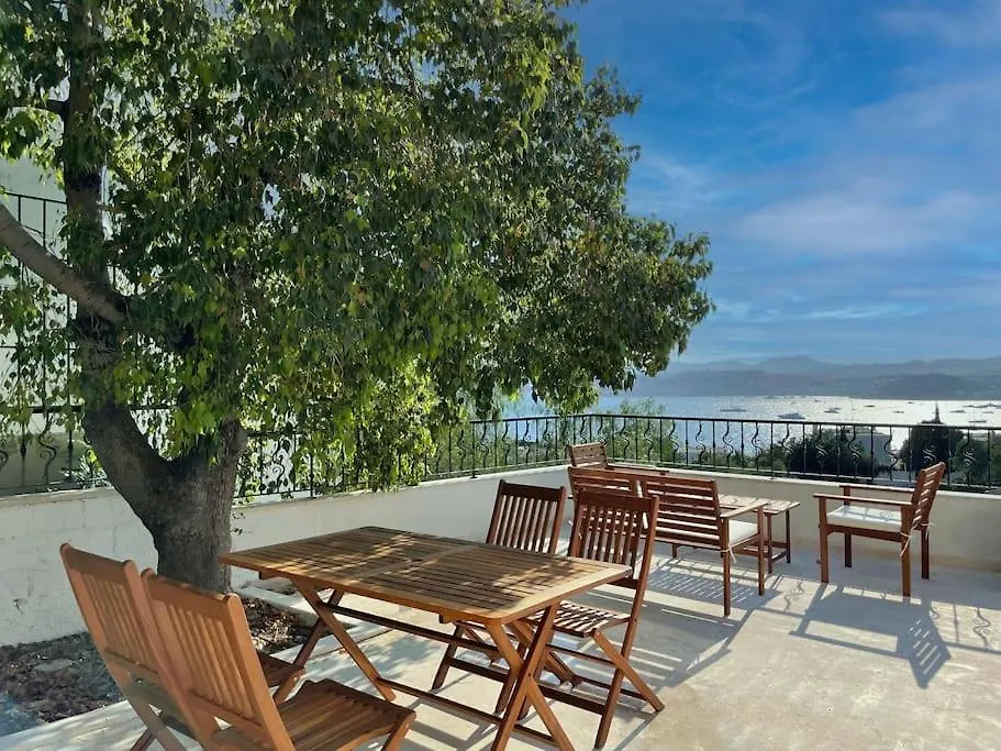 Private Villa 5-Bedroom With Pool And Sea View In Central Bodrum